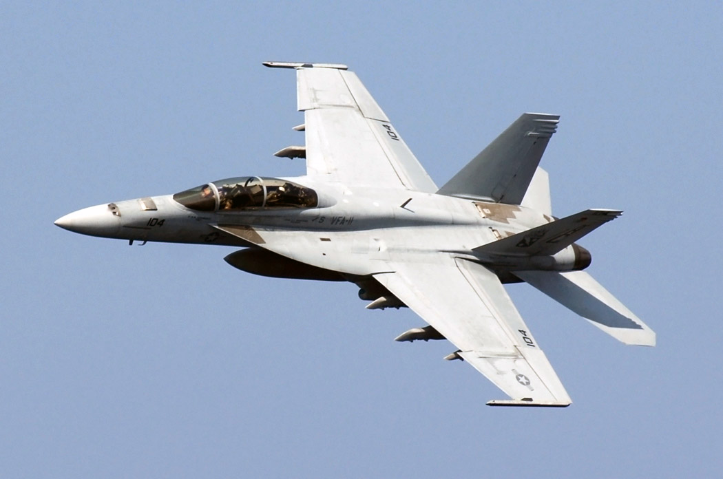 Two F/A-18s collide at Idaho air show; all four pilots safely eject