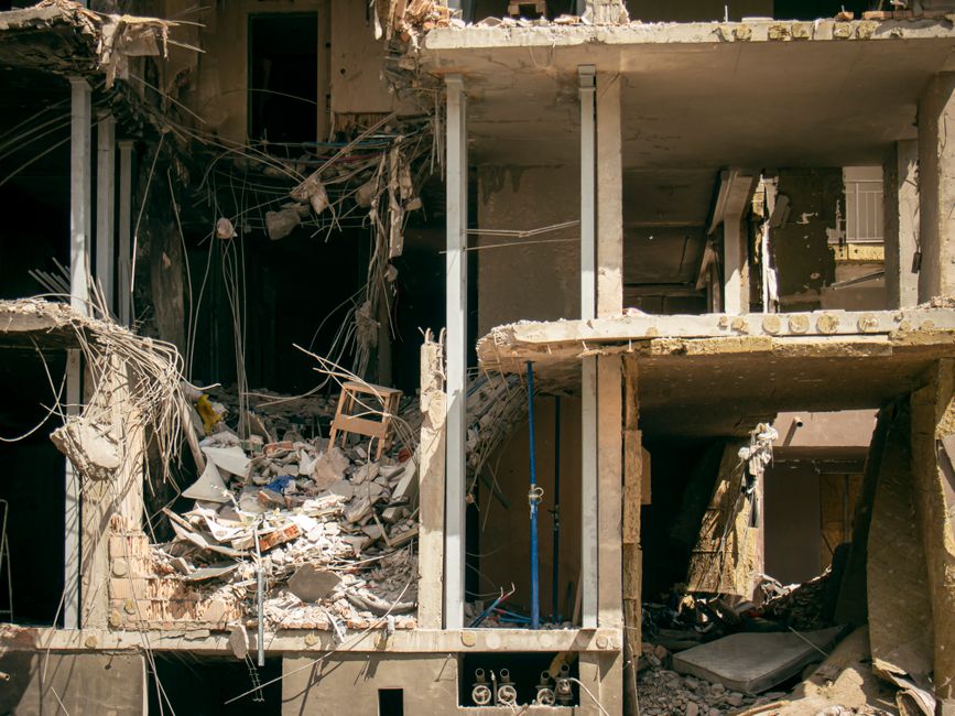 Twin earthquakes strike Venezuela, collapse buildings in Caracas as state of emergency declared