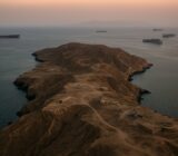 U.S. strikes Iranian launchers on Larak Island; Iran retaliates with missile strikes on Jordan bases