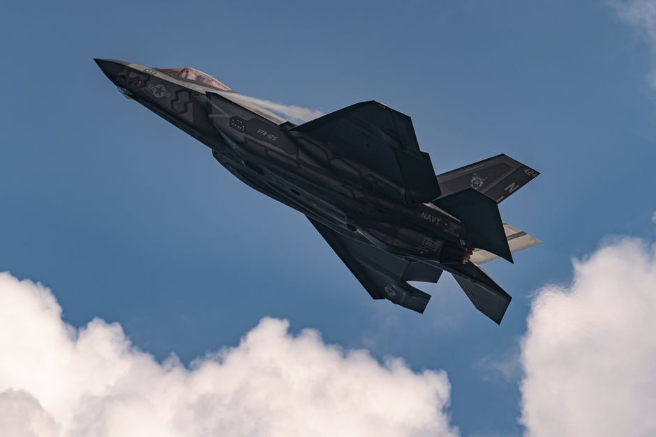 Boeing wins $20B Navy fighter contract over Northrop in sixth-generation competition