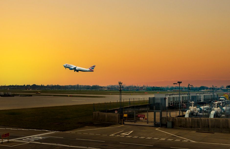 Burnham withholds support for Heathrow third runway as £33bn project faces four-year delay