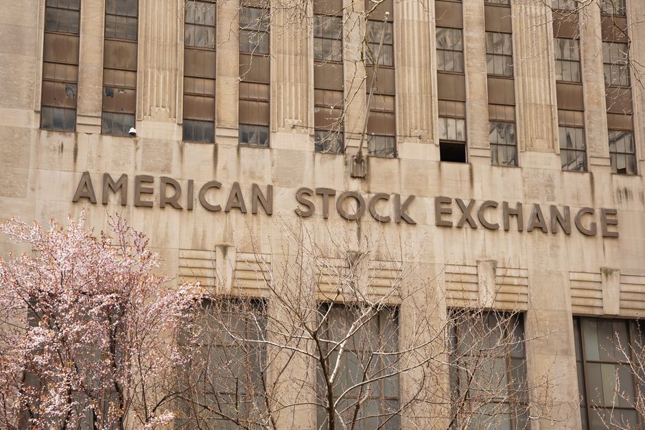U.S. economy grows 3.4% in third quarter, fastest pace in a year